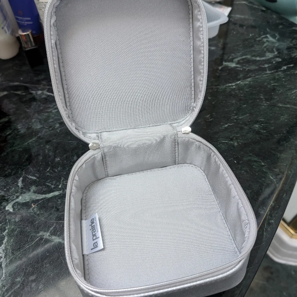 La Prairie Silver Square Cosmetic Case